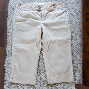 Midcalf length capris